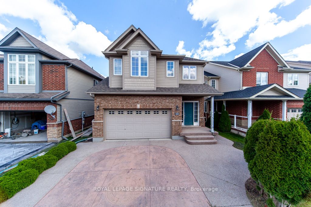 423 Sauve Cres