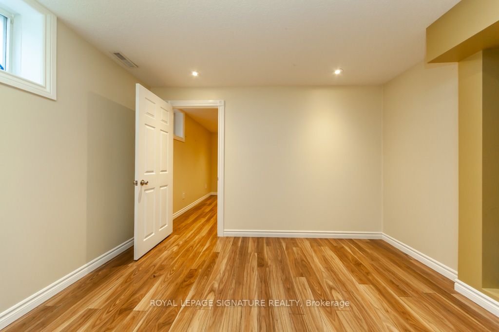 423 Sauve Crescent