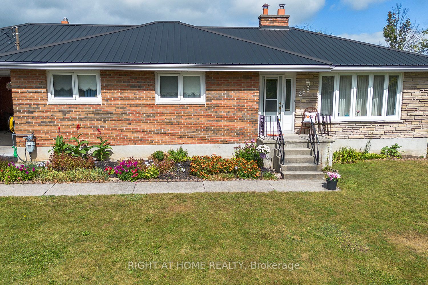 288 Burnbrae Rd