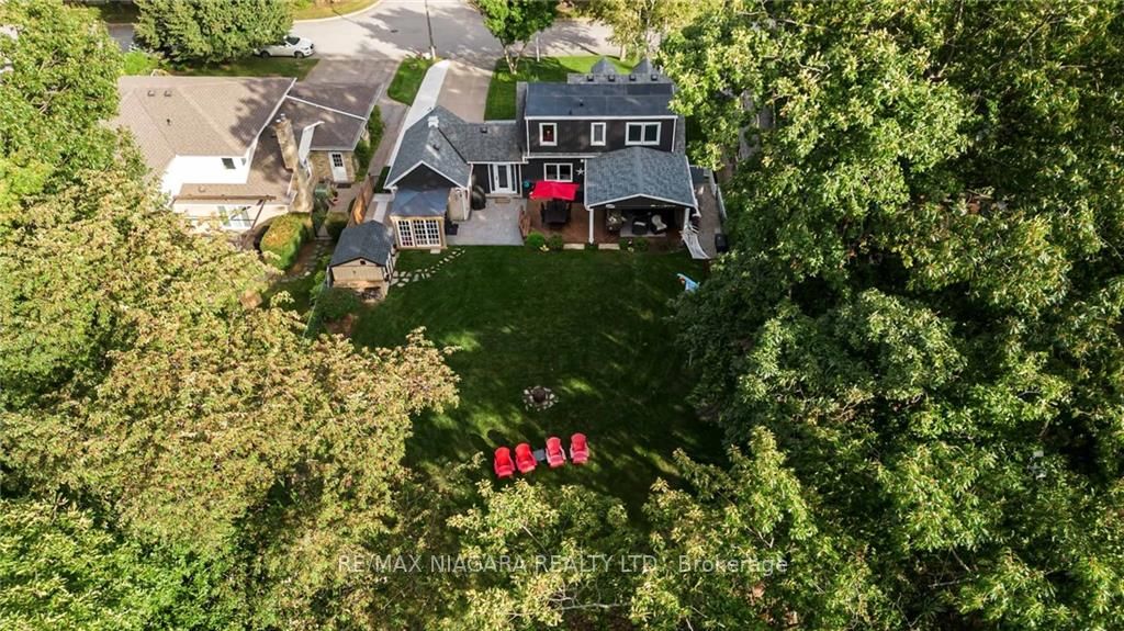 9 Village Green Dr
