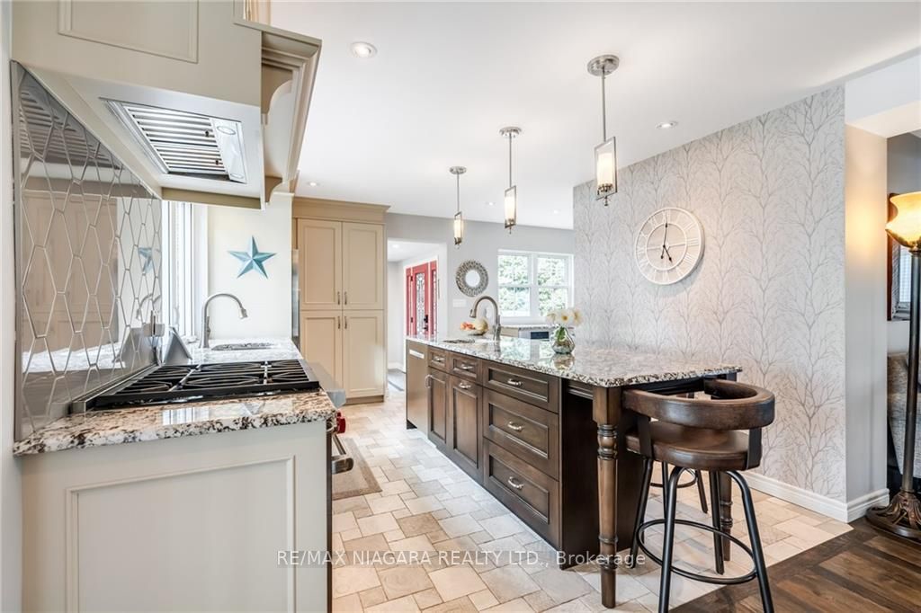 9 Village Green Dr