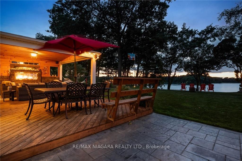 9 Village Green Dr