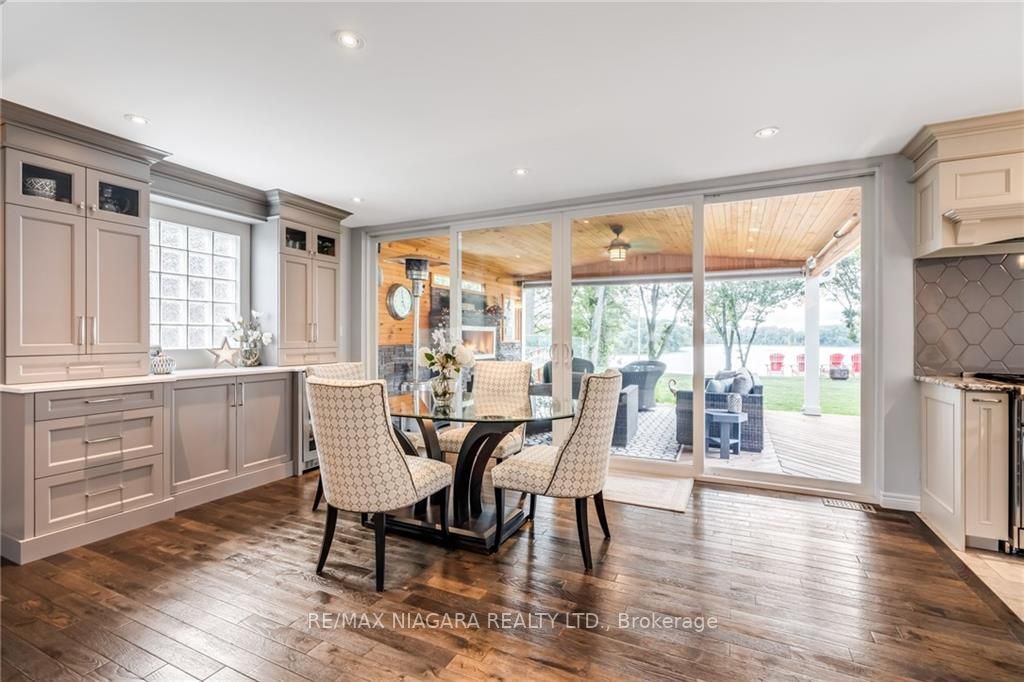 9 Village Green Dr