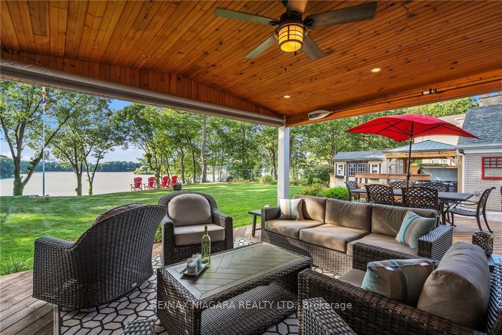 9 Village Green Dr