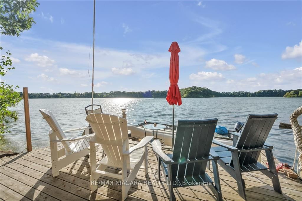 9 Village Green Dr