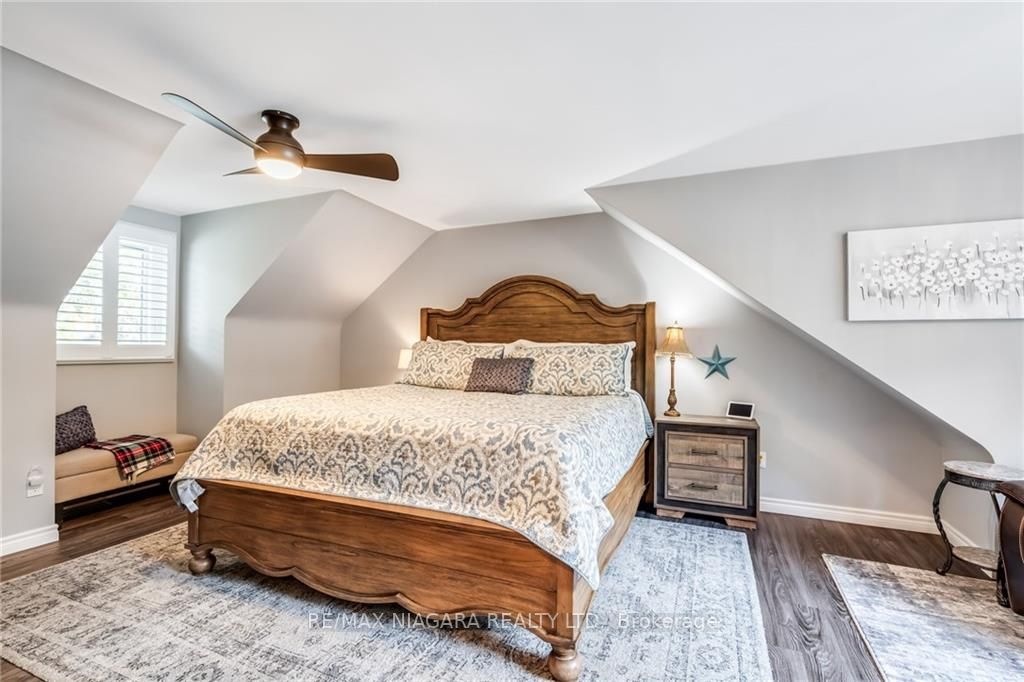 9 Village Green Dr