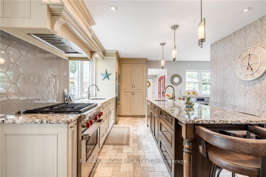 9 Village Green Dr