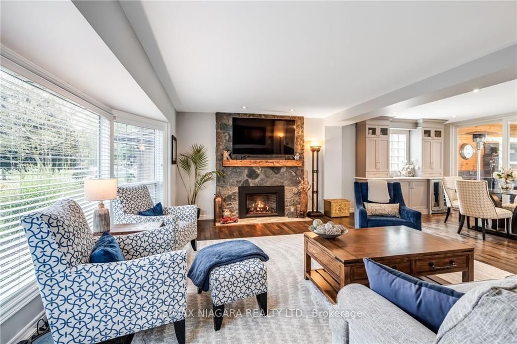 9 Village Green Dr