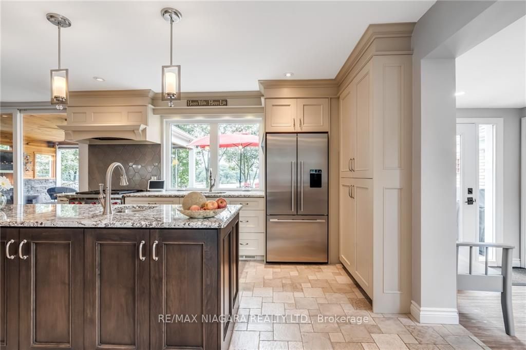 9 Village Green Dr