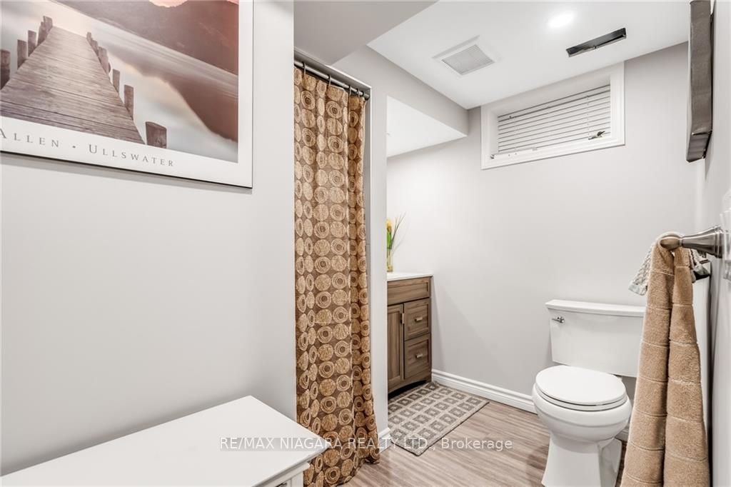 9 Village Green Dr
