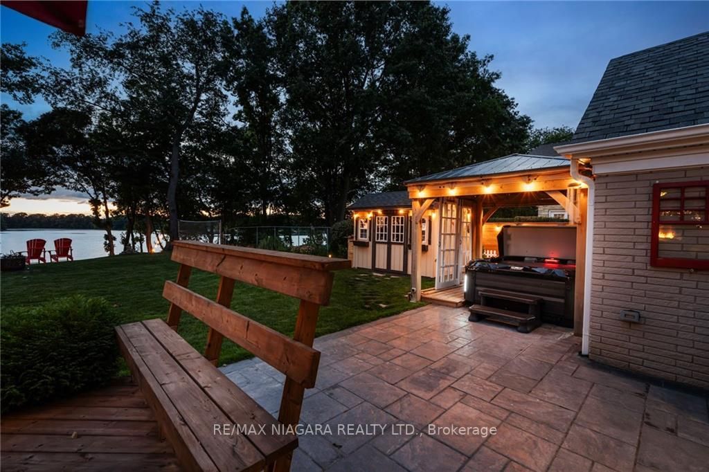 9 Village Green Dr