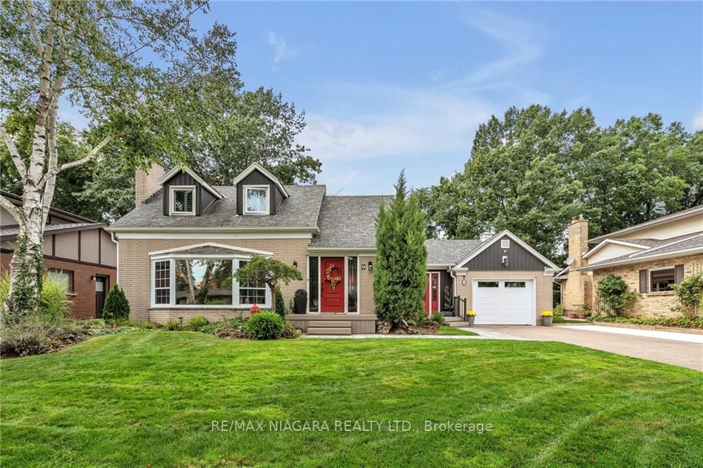 9 Village Green Dr