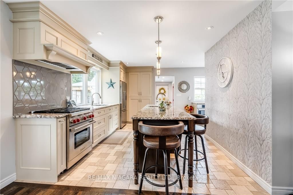 9 Village Green Dr