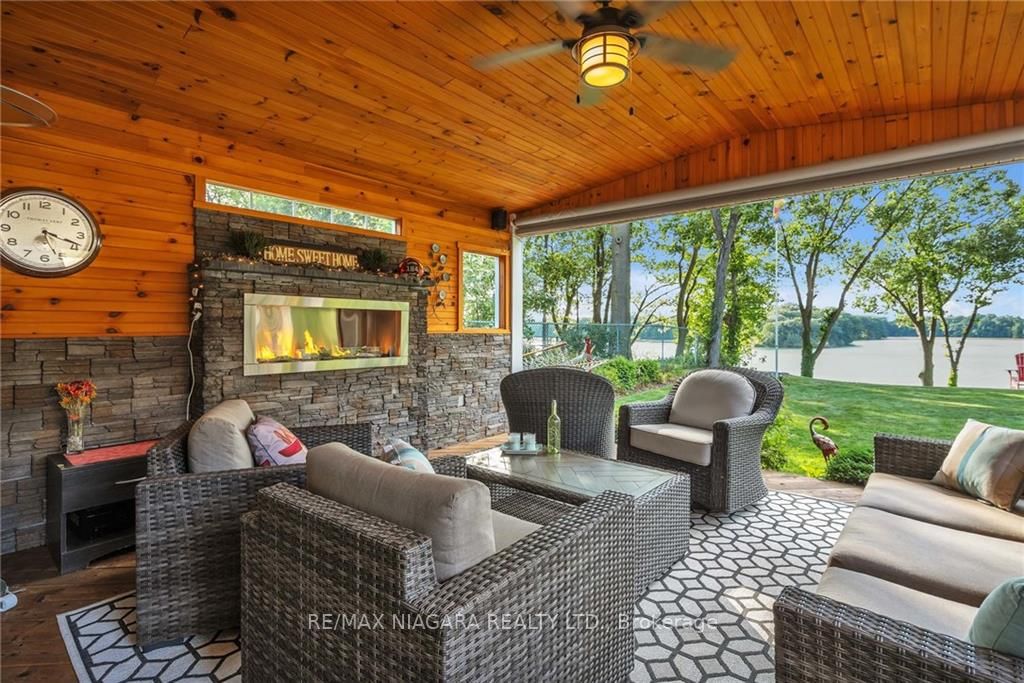 9 Village Green Dr
