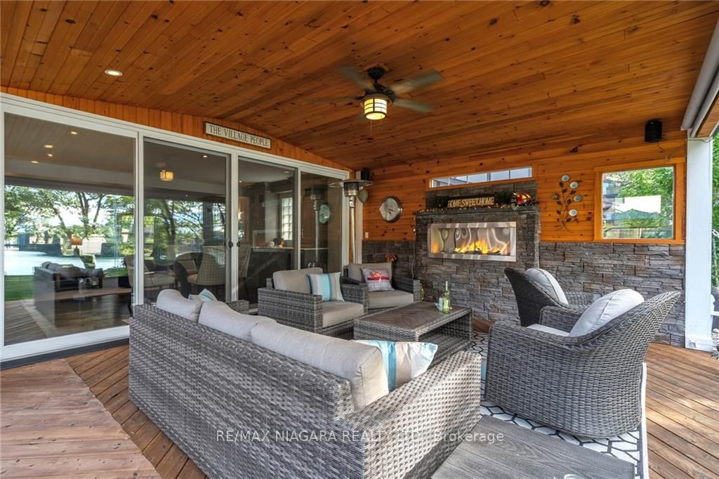 9 Village Green Dr