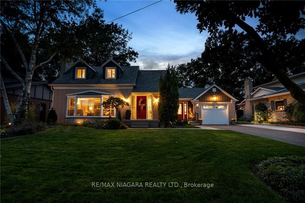 9 Village Green Dr