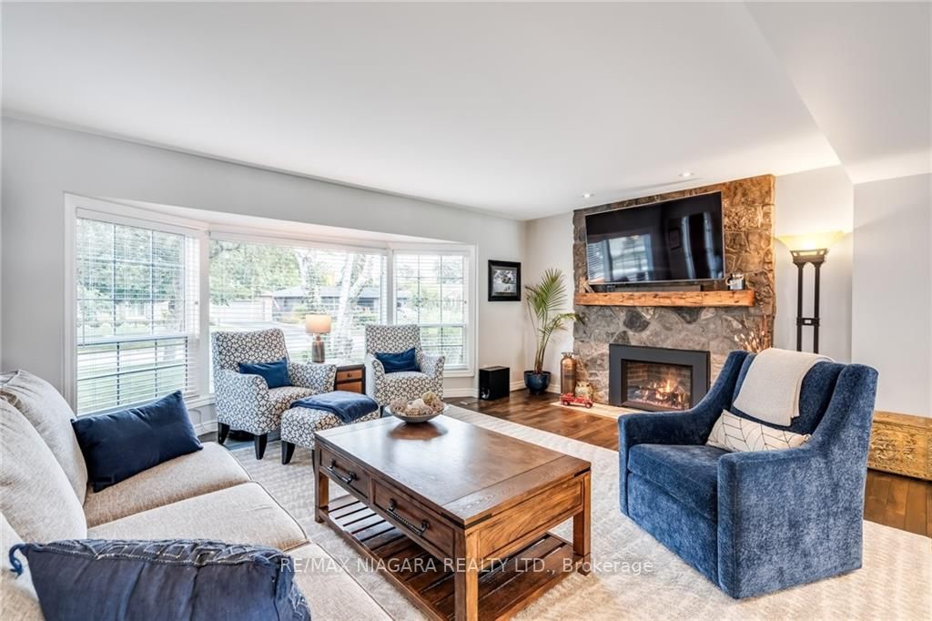 9 Village Green Dr