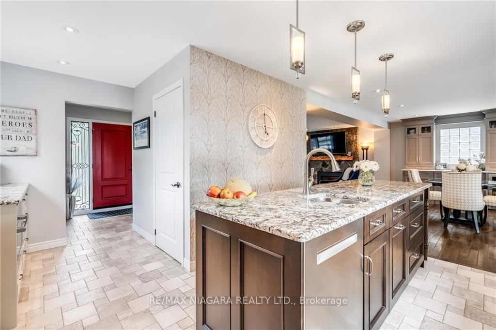 9 Village Green Dr