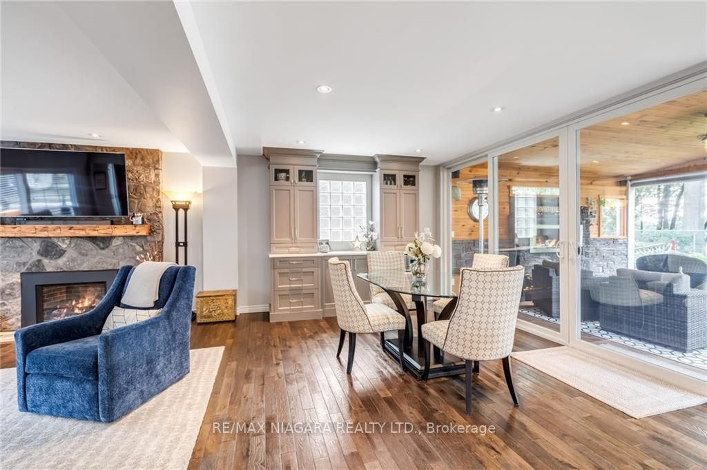 9 Village Green Dr