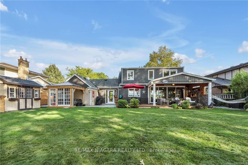 9 Village Green Dr