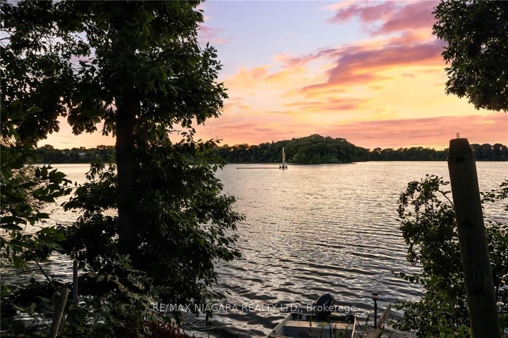 9 Village Green Dr