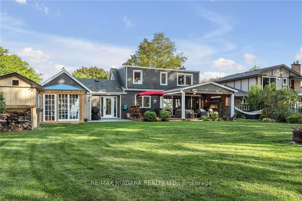 9 Village Green Dr