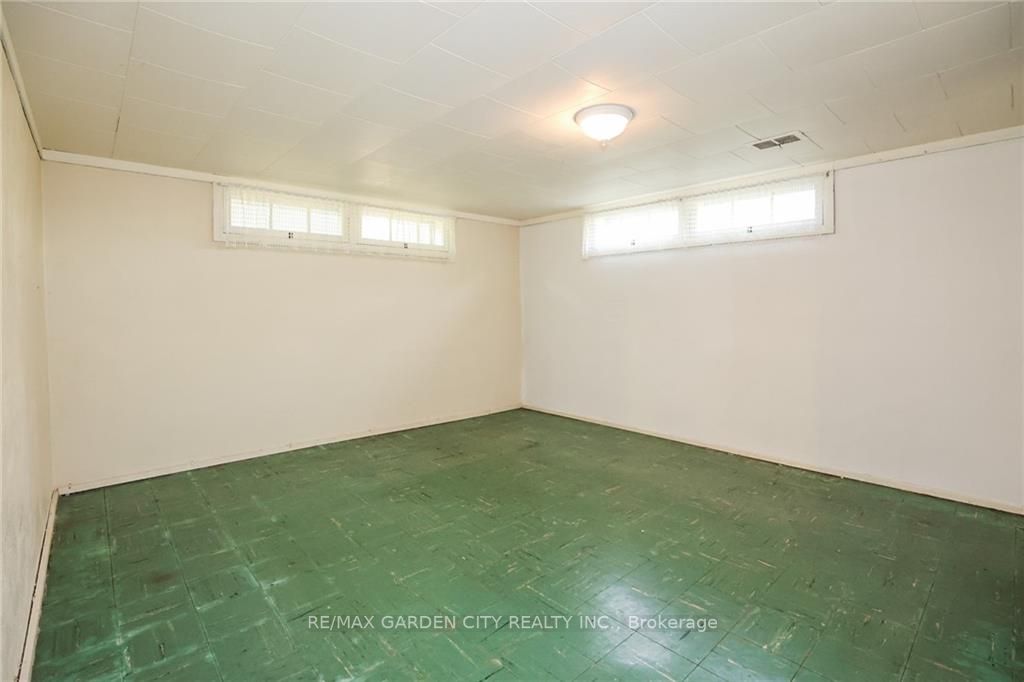 5 Lynnwood Ave