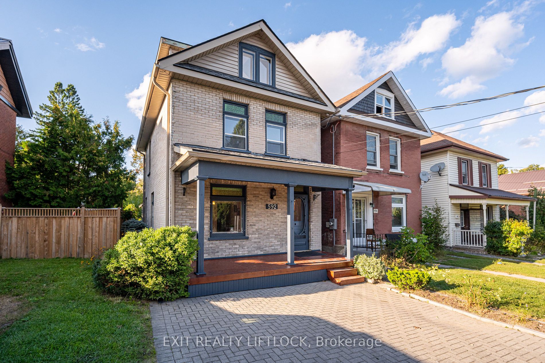 592 Sherbrooke Street