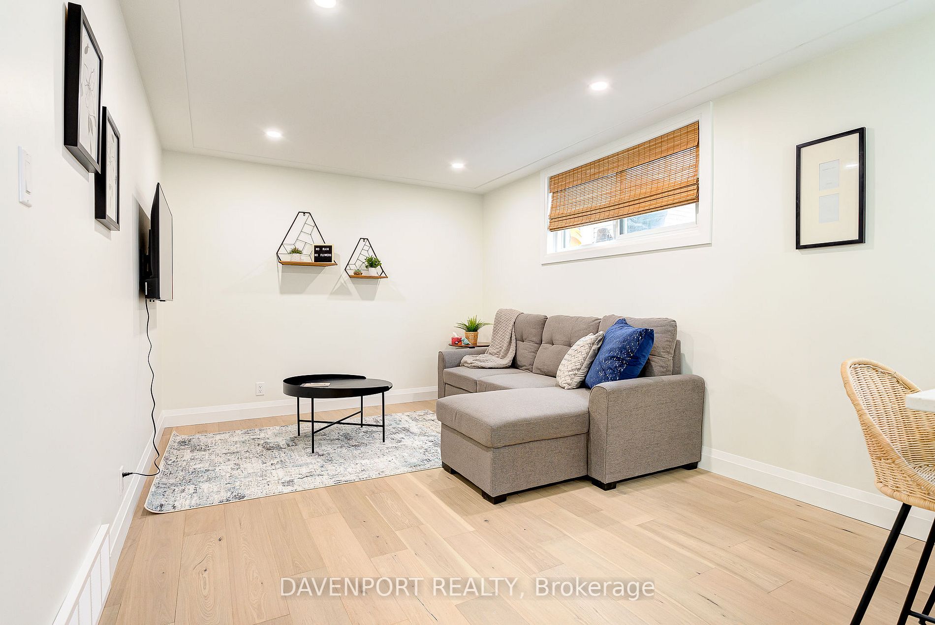 27 Grenville Ave