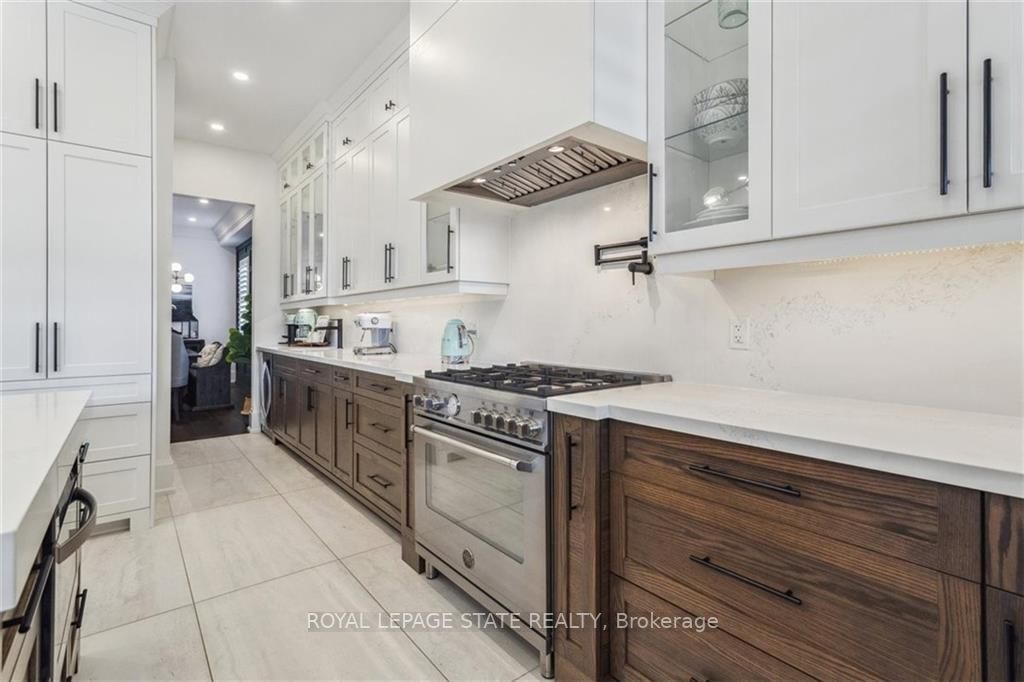 37 DEERHURST Road