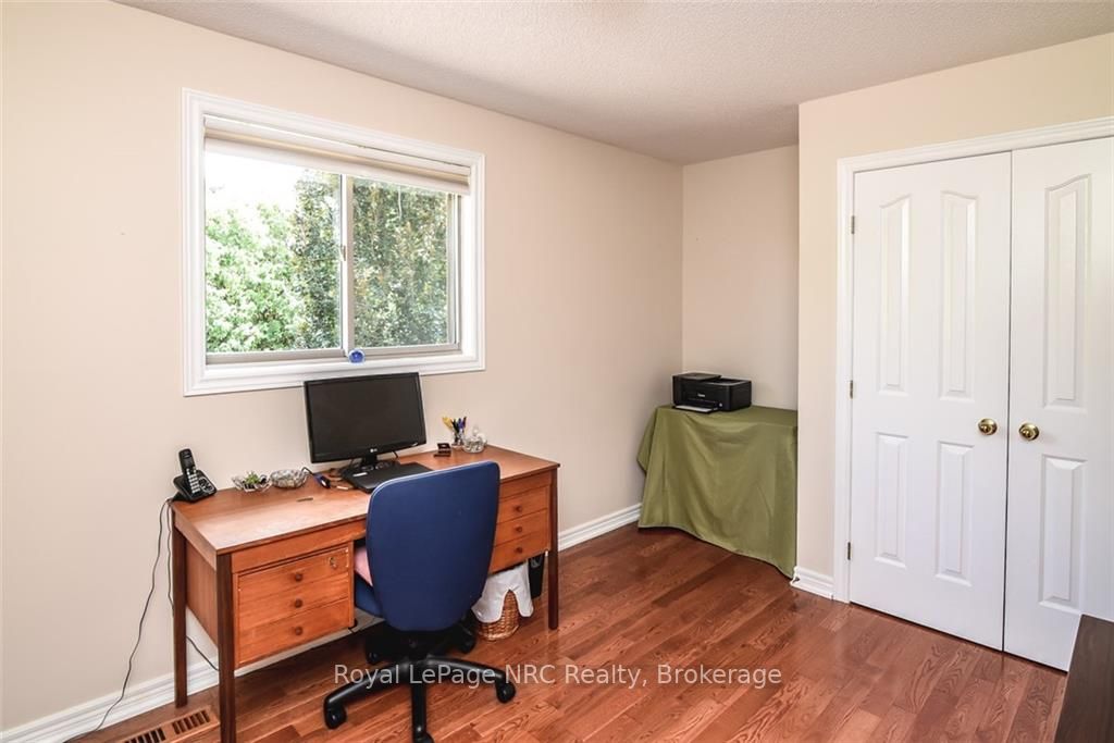21 Tamarack Crt
