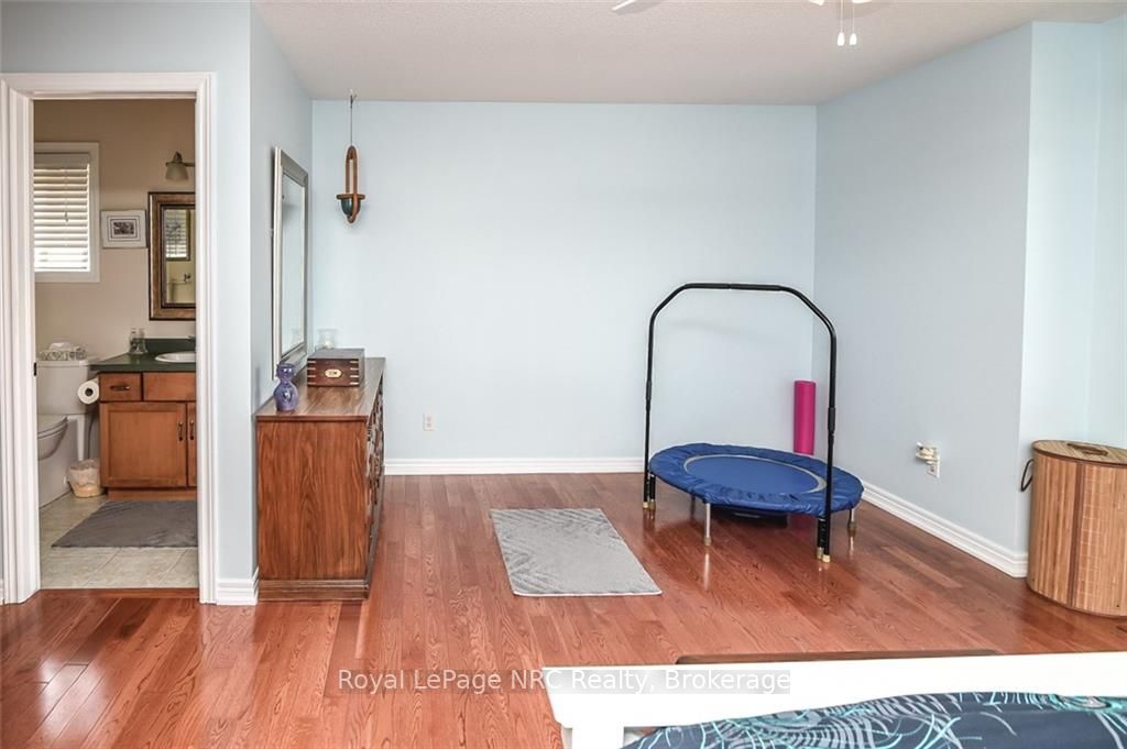 21 Tamarack Crt