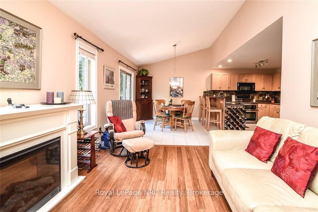 21 Tamarack Crt
