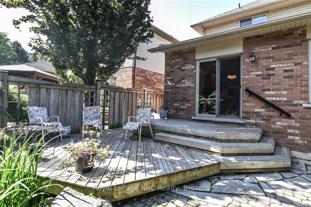 21 Tamarack Crt