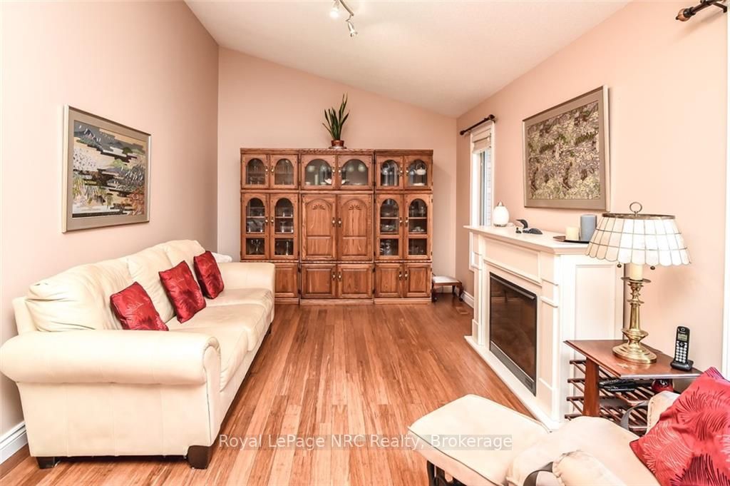 21 Tamarack Crt