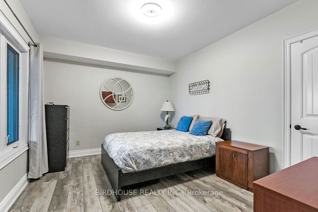 20 William Booth Crescent