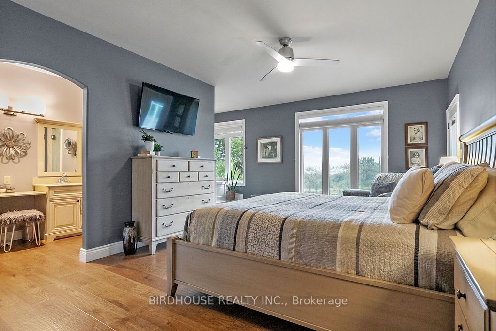 20 William Booth Crescent