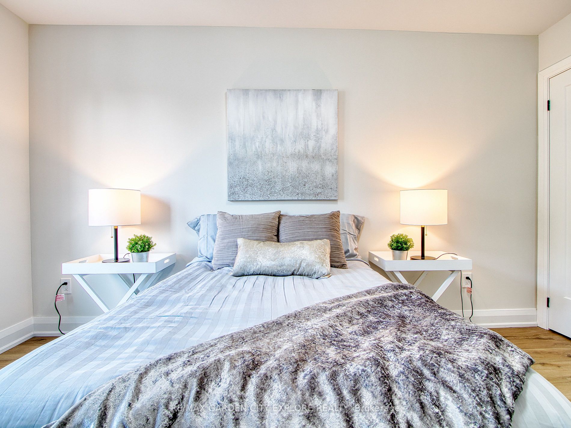 13 Valley Rd, #3-Upper