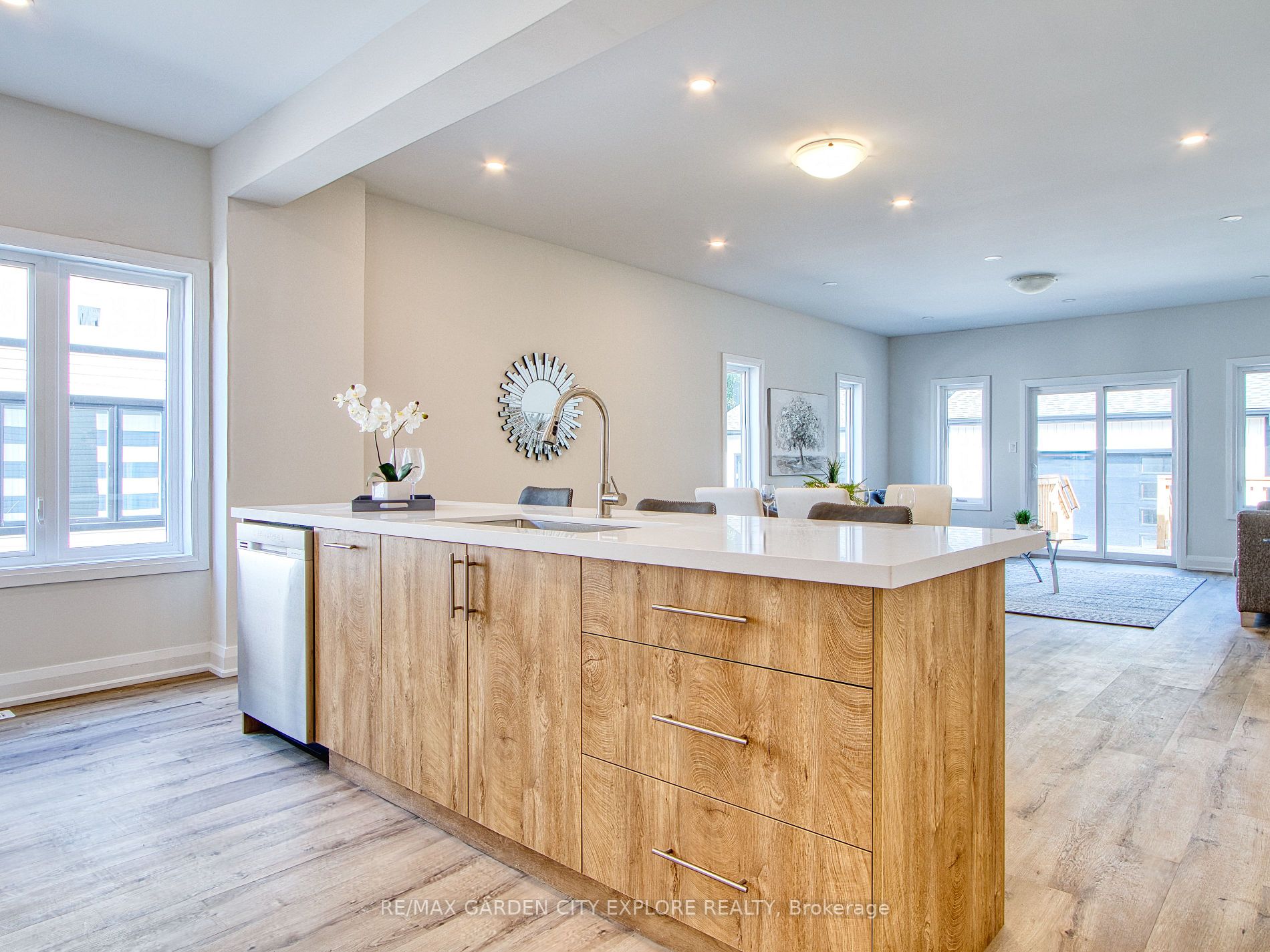 13 Valley Rd, #3-Upper