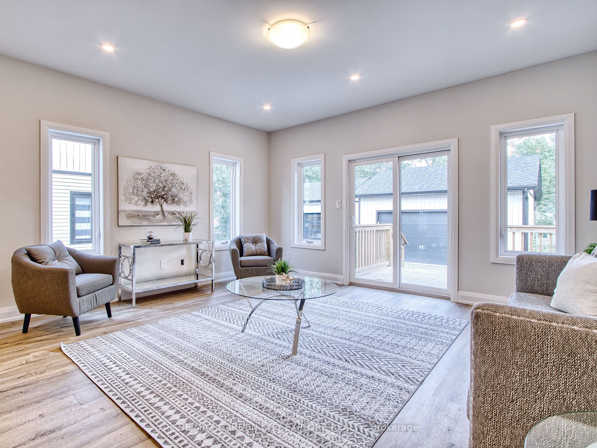 13 Valley Rd, #3-Upper