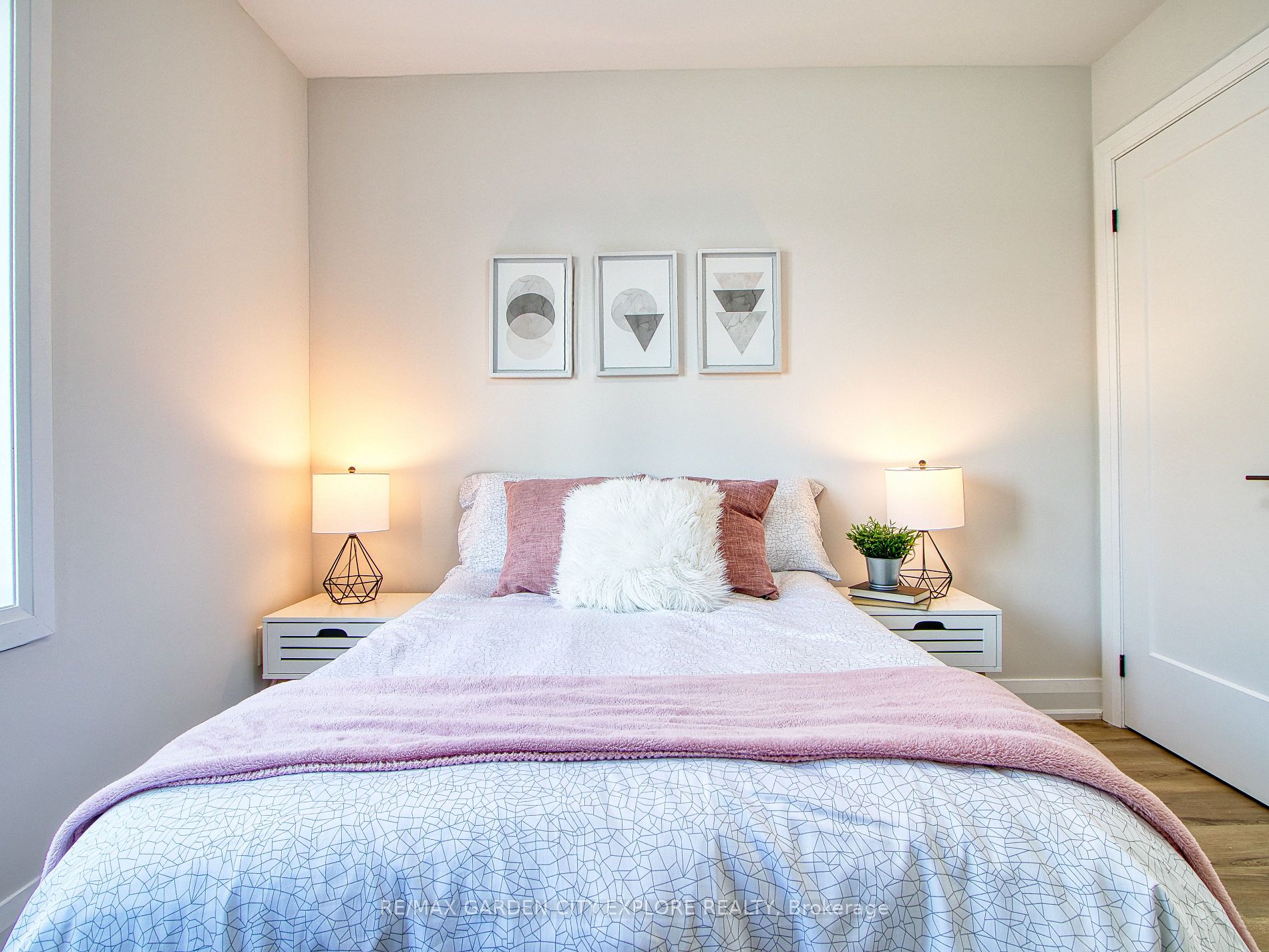 13 Valley Rd, #3-Upper