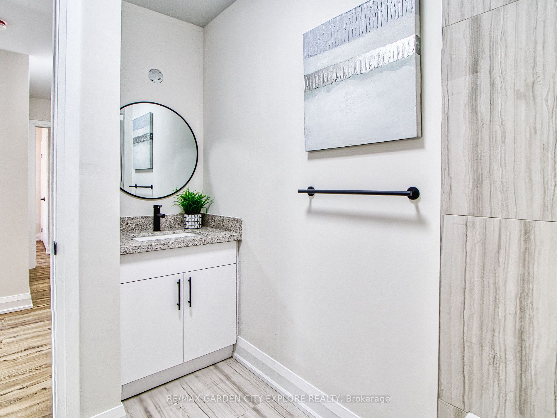 13 Valley Rd, #3-Upper