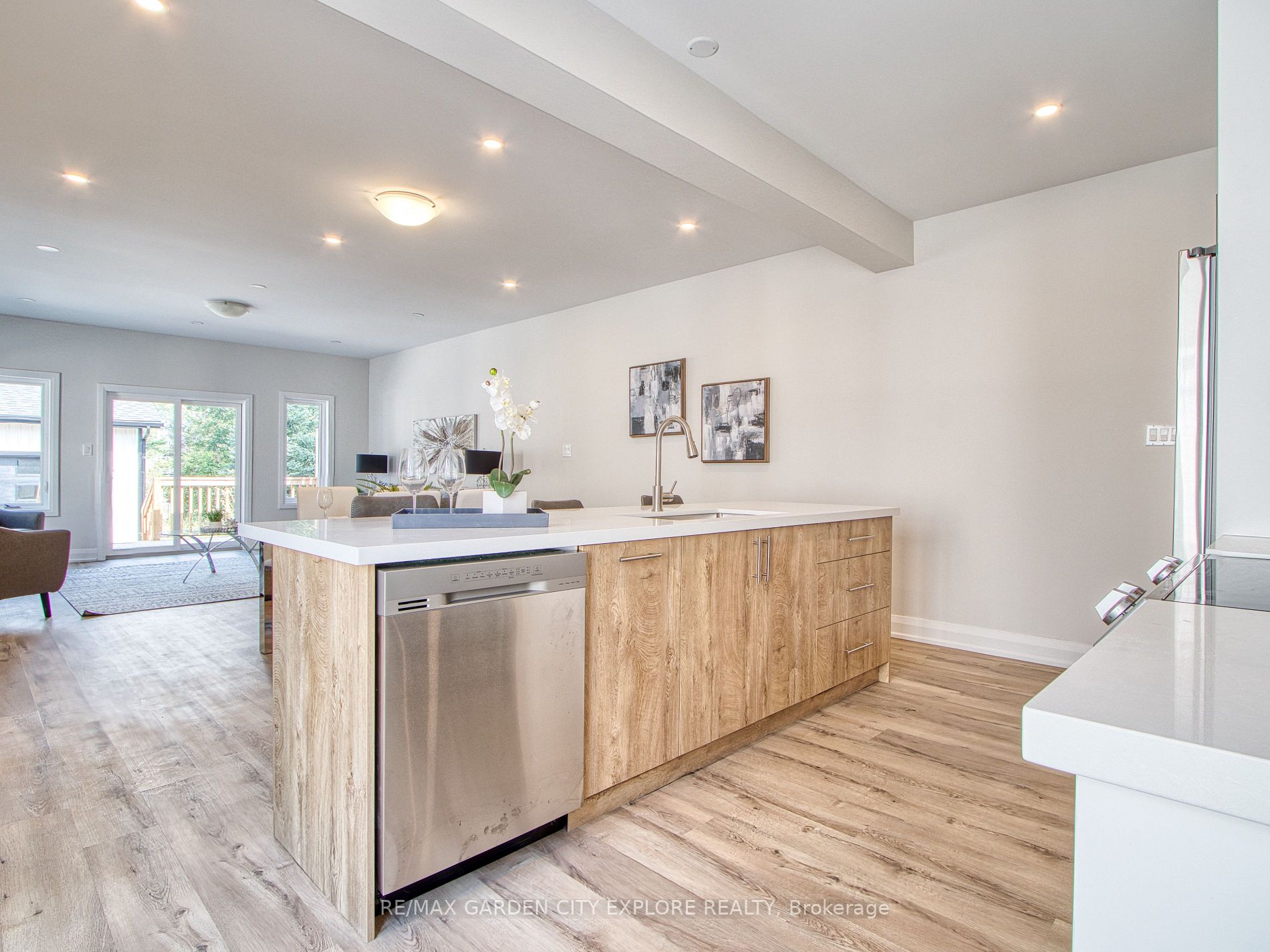 13 Valley Rd, #3-Upper