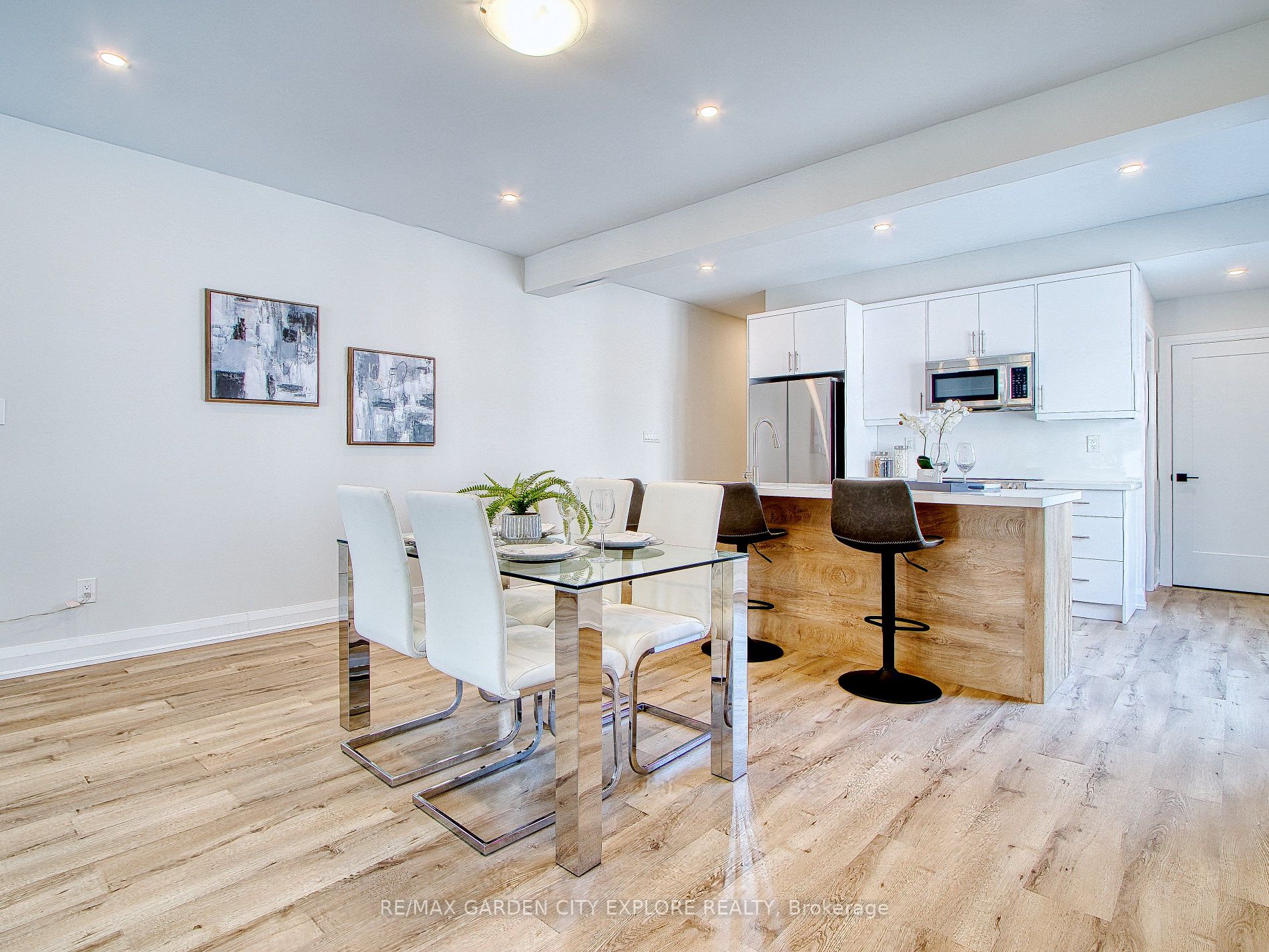 13 Valley Rd, #3-Upper