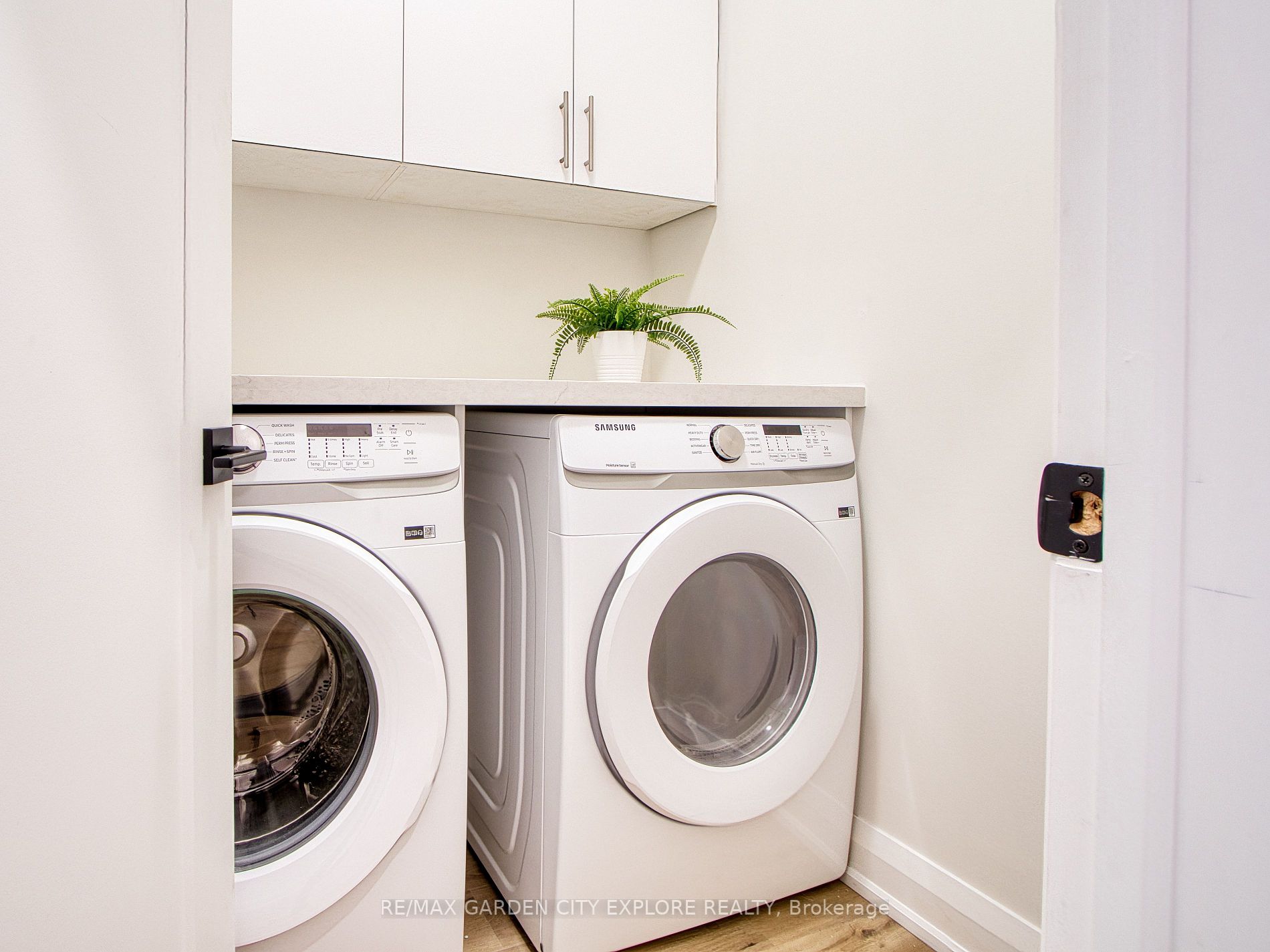 13 Valley Rd, #3-Upper