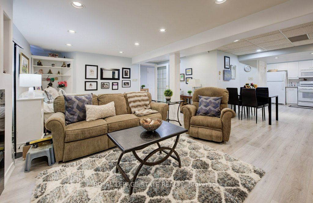 17 Sandy Drive
