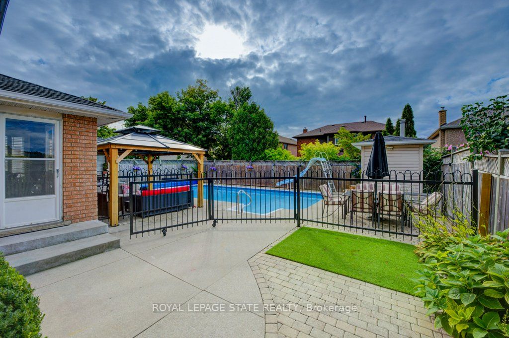 17 Sandy Drive