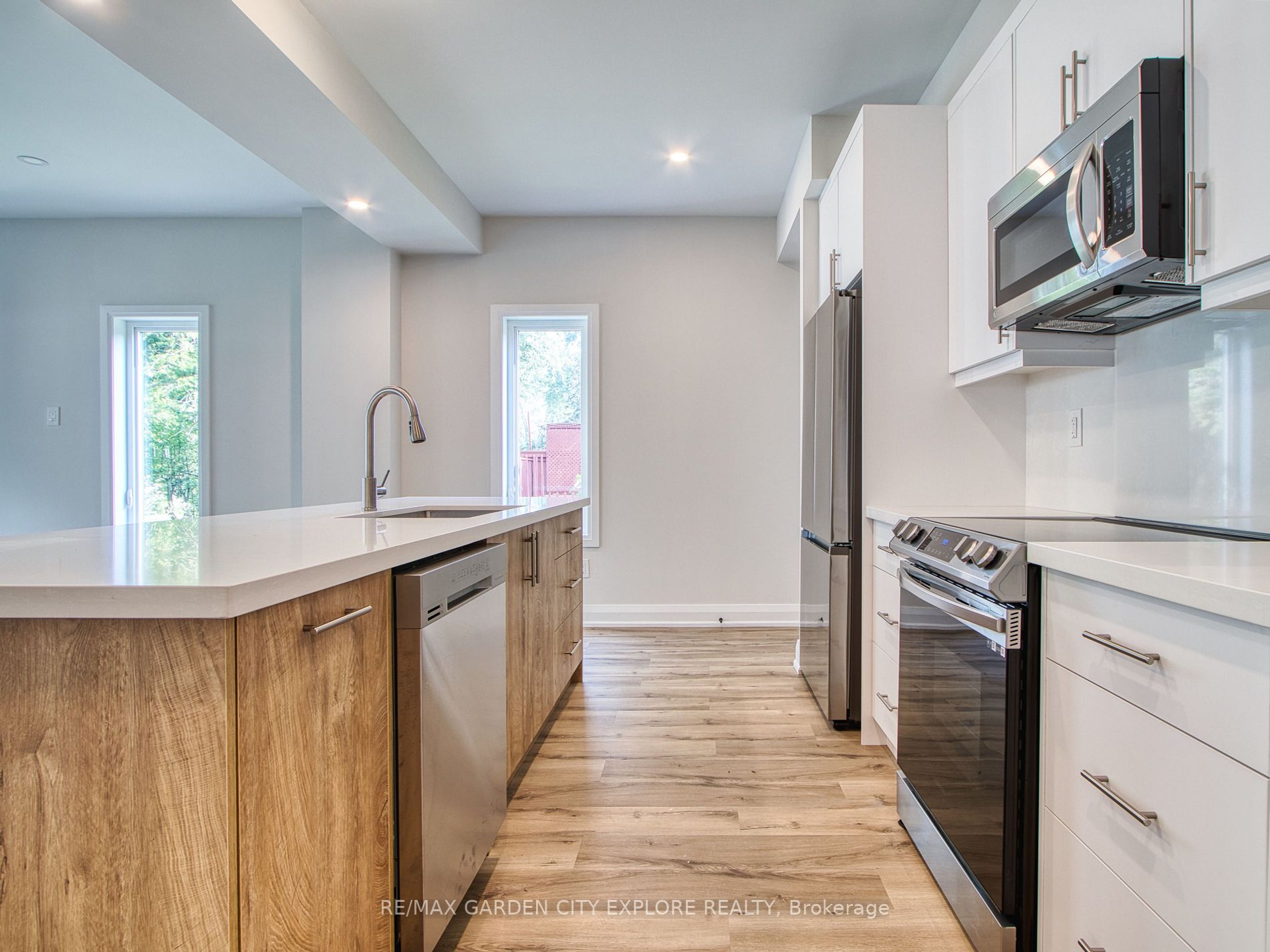 13 Valley Rd, #4-Upper