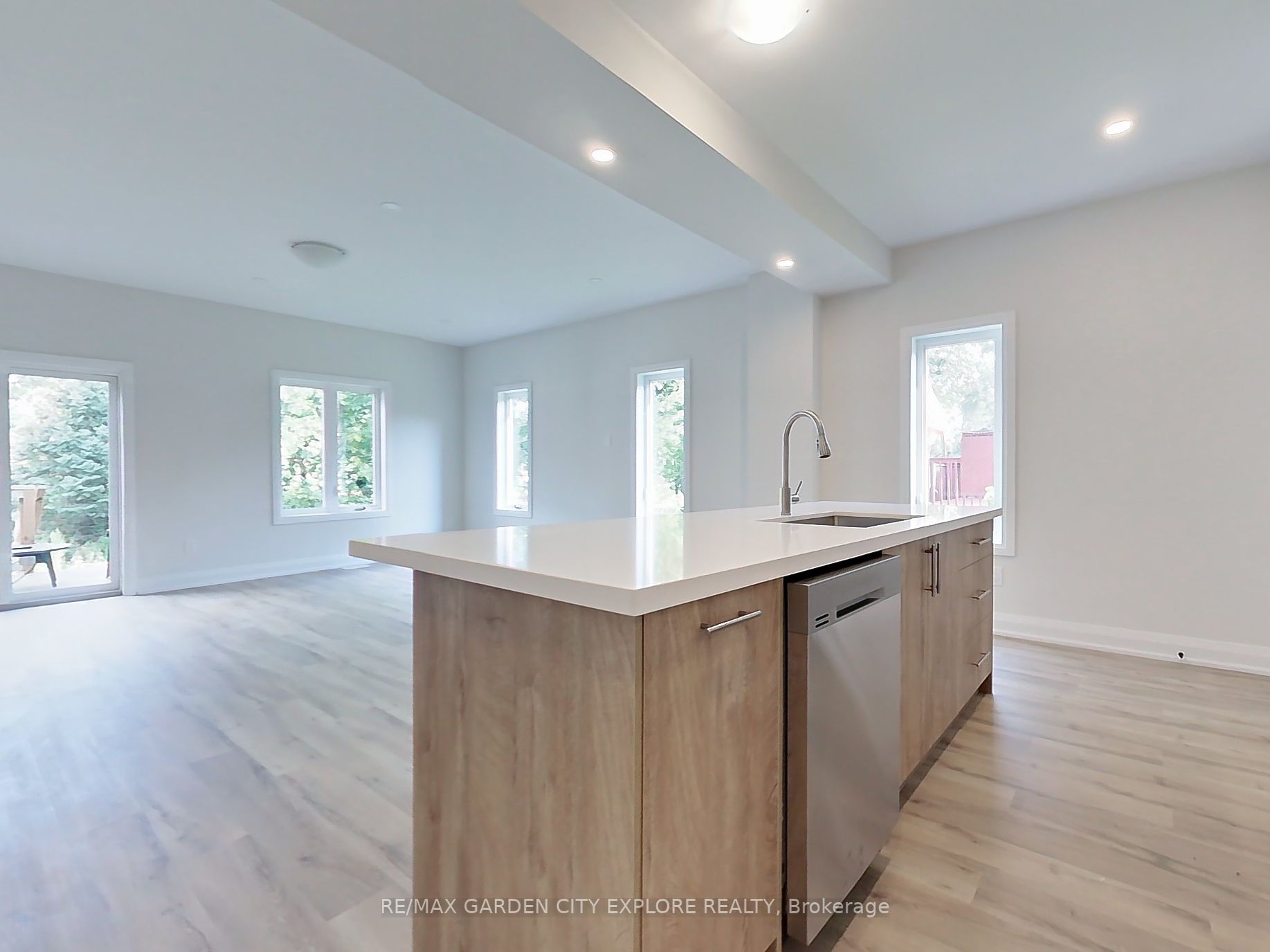 13 Valley Rd, #4-Upper