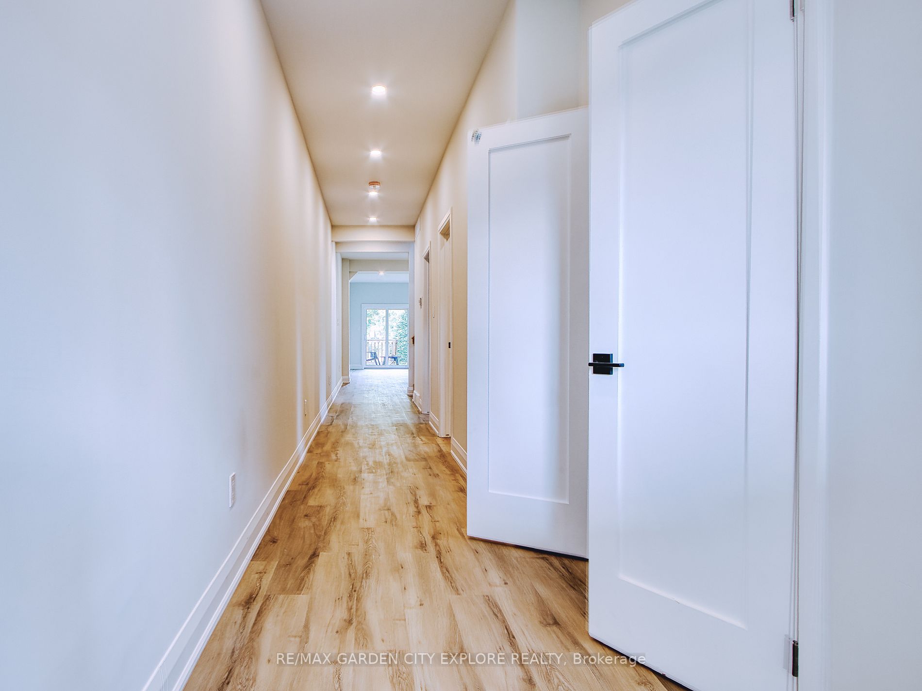 13 Valley Rd, #4-Upper